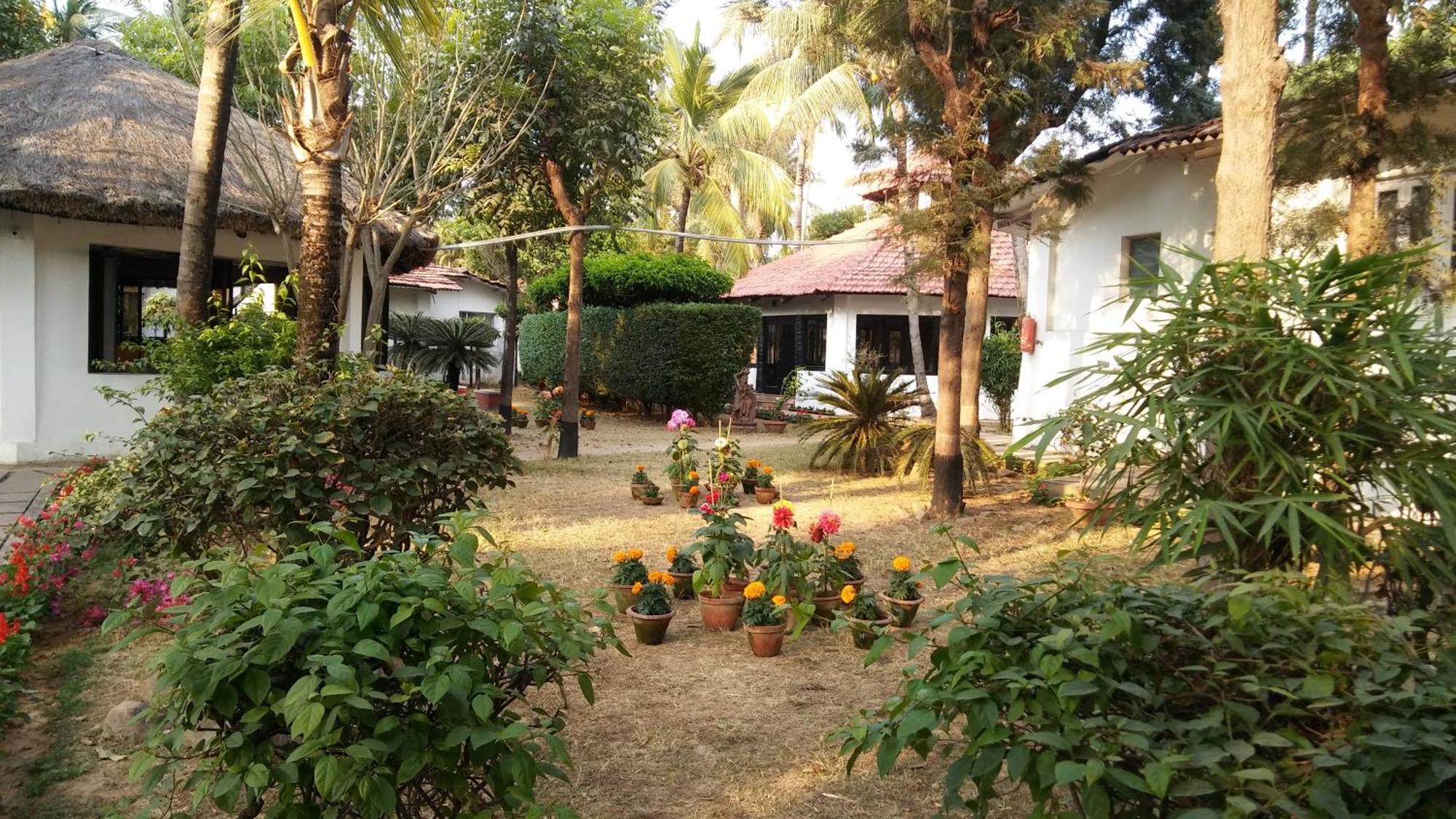 Chhuti Holiday Resort Bolpur Eksteriør billede