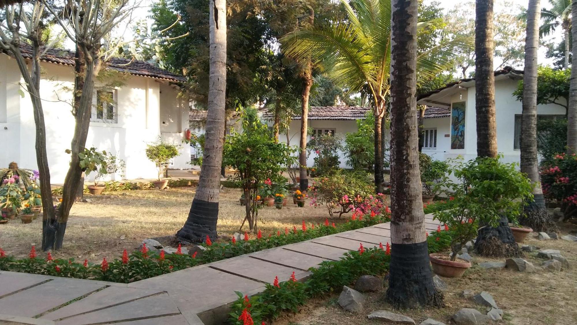 Chhuti Holiday Resort Bolpur Eksteriør billede